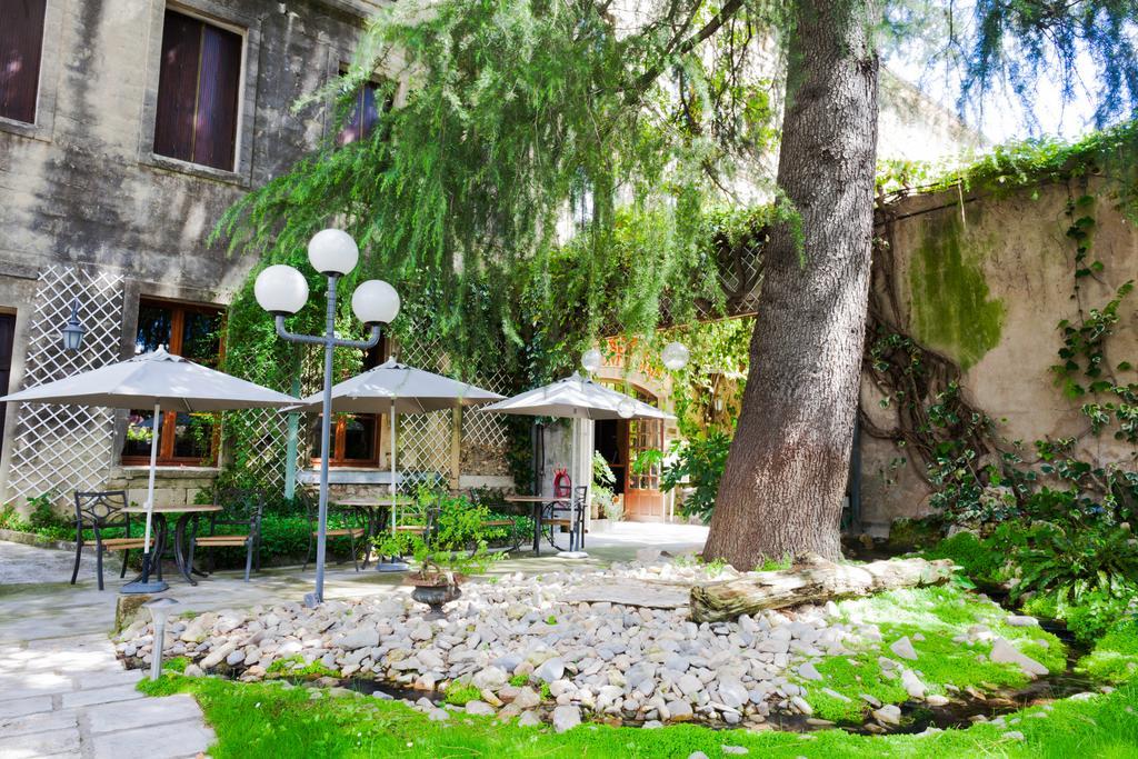 Auberge Du Pont Romain Sommières Eksteriør billede