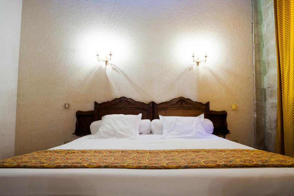 Auberge Du Pont Romain Sommières Eksteriør billede